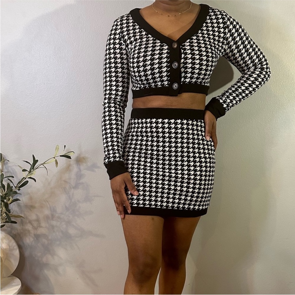 SHEIN Houndstooth 2pc Knit Mini Skirt Set- Black & White